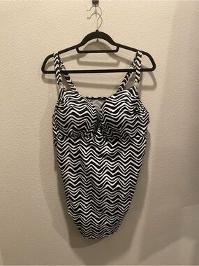 Lane Bryant Black and White Zebra Underwire Print Swim Top